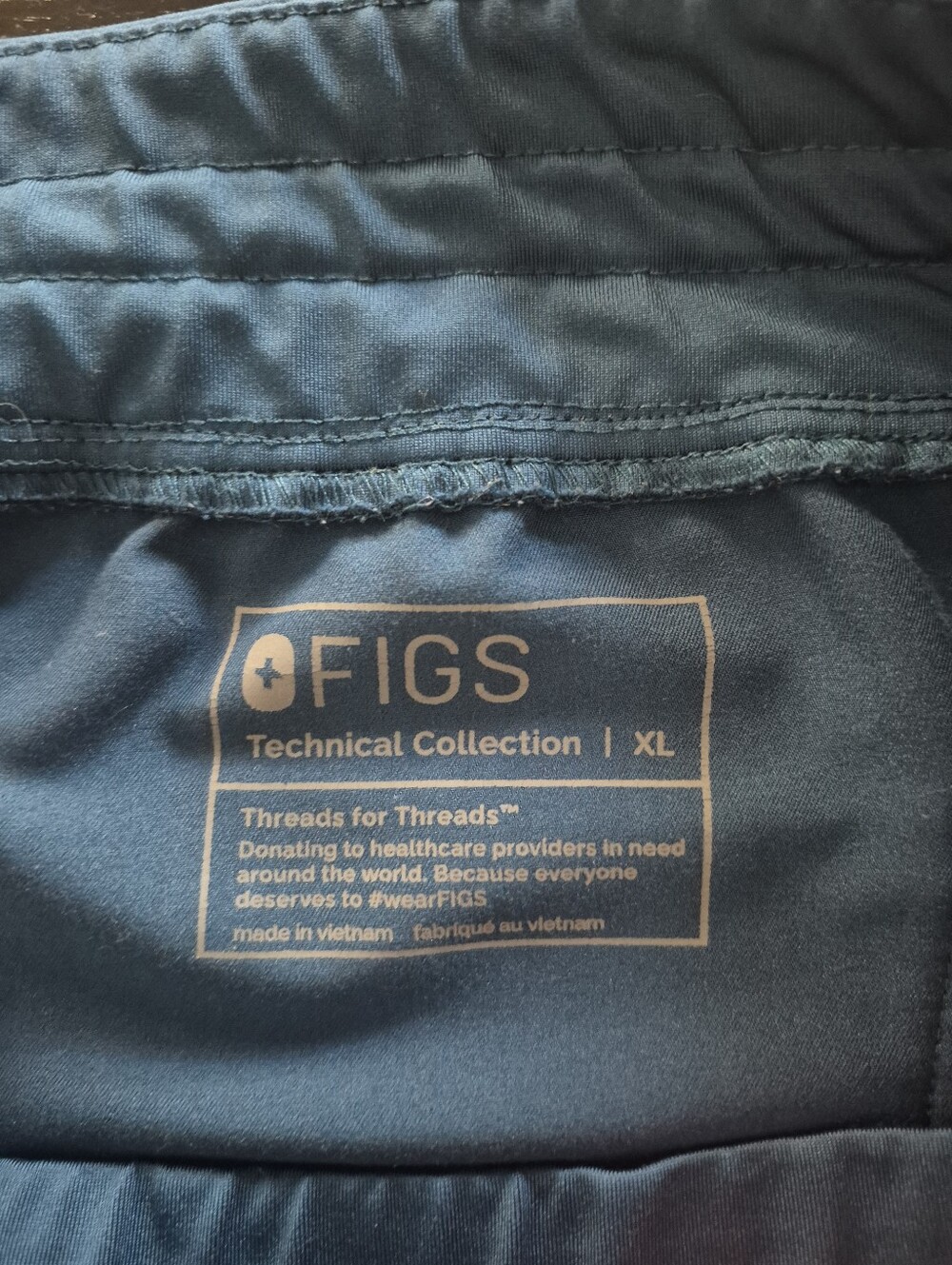 FIGS Scrub Set In Deep Reef XL - Picture 3 of 6